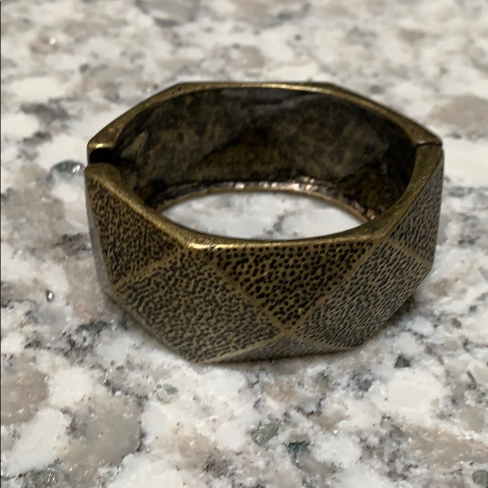 ❌SOLD Free with bundle: Stylish Cuff Bracelet